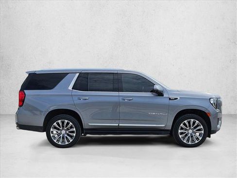 Used 2021 GMC Yukon Denali w/ Denali Premium Package AWD/4WD image 4