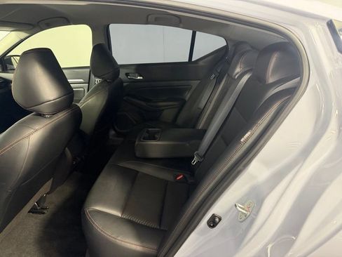 Used 2024 Nissan Altima 2.5 SR FWD image 27