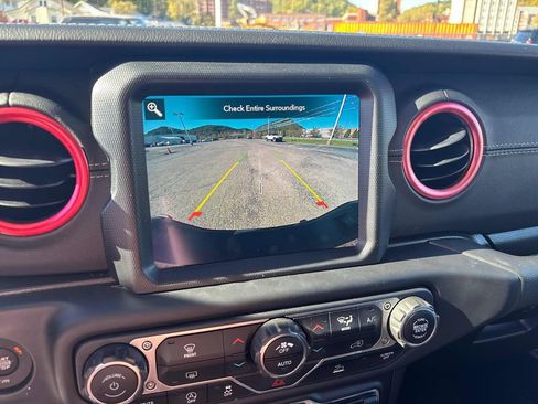 Used 2021 Jeep Gladiator Overland w/ Popular Equipment Package image 26