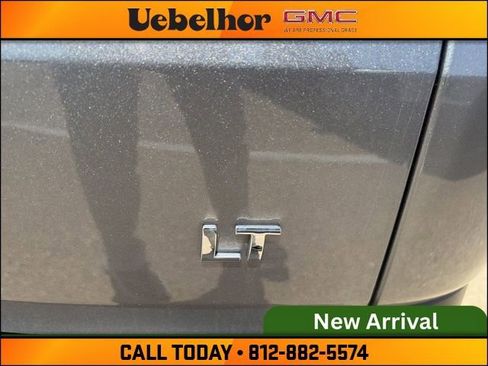 Used 2021 Chevrolet Traverse LT image 13