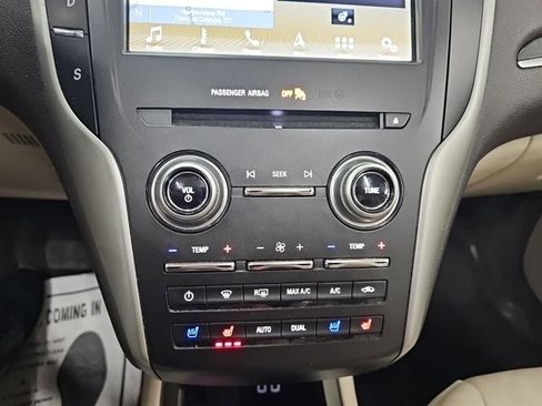 Used 2017 Lincoln MKC Reserve w/ Lincoln MKC Climate Package image 17