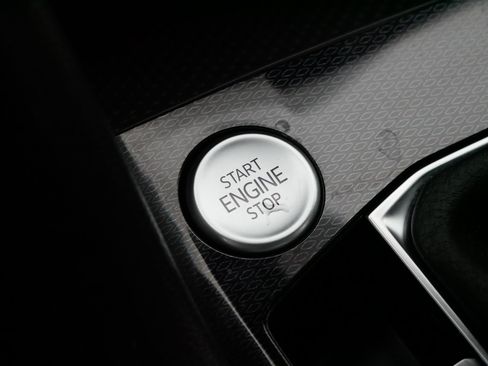 Certified 2025 Volkswagen Taos S image 30