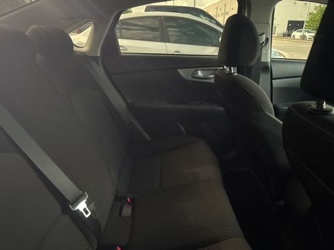 Used 2023 Kia Forte LXS w/ LXS Technology Package image 4