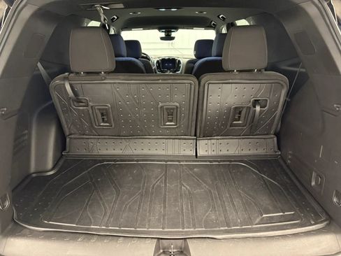 Used 2022 Chevrolet Traverse LT FWD image 59