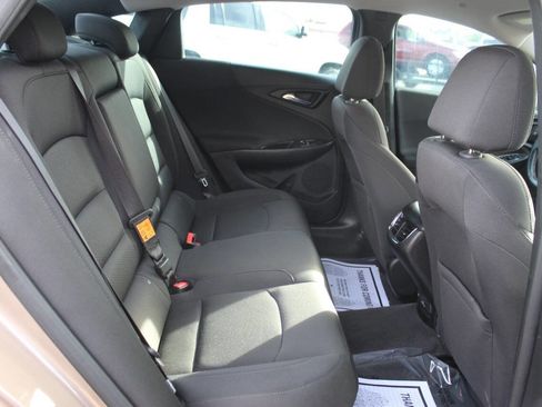 Used 2018 Chevrolet Malibu LT FWD image 11