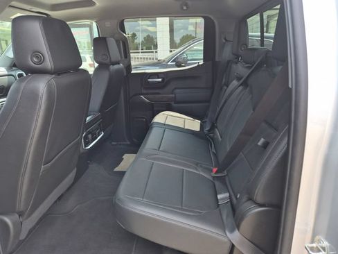 Used 2021 GMC Sierra 1500 SLT w/ SLT Convenience Package AWD/4WD image 13