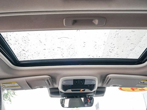 Used 2024 Subaru Crosstrek 2.0i Premium image 17