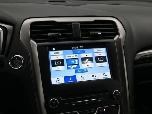 Used 2017 Ford Fusion SE w/ Fusion SE Technology Package FWD image 15