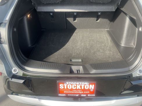 Used 2025 Buick Envista Sport Touring image 36