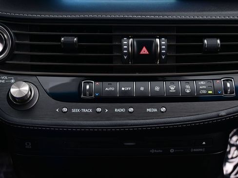 Used 2019 Lexus LS 500 AWD w/ Accessory Package (Z2) image 21