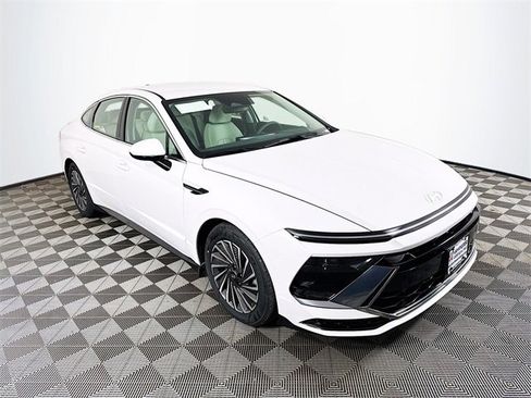 New 2025 Hyundai Sonata SEL image 2