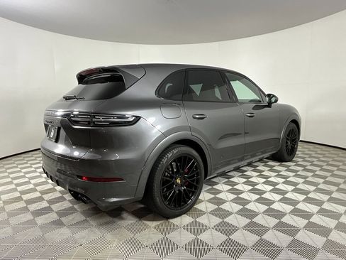 Used 2022 Porsche Cayenne GTS image 5