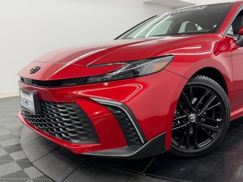 Used 2026 Toyota Camry SE FWD image 4