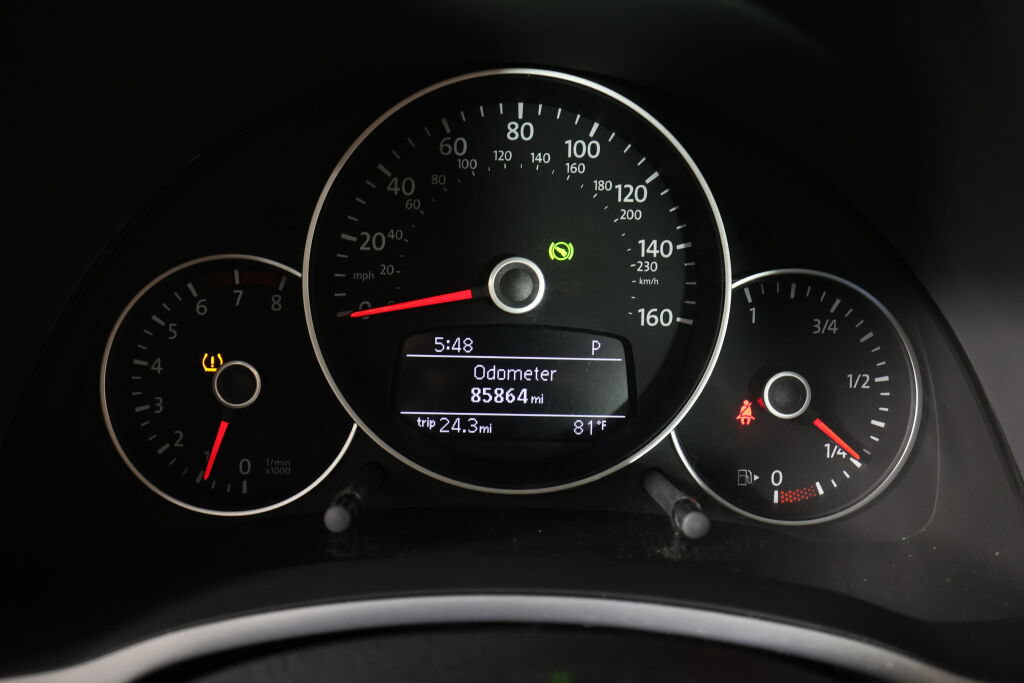 Used 2012 Volkswagen Beetle 2.0T FWD image 20