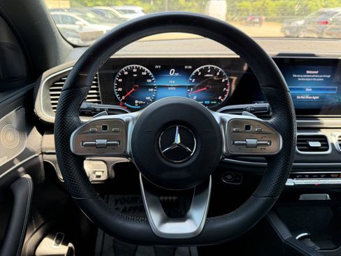 Used 2023 Mercedes-Benz GLS 450 4MATIC image 10