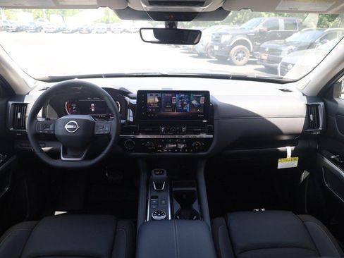 New 2026 Nissan Pathfinder SL AWD/4WD image 7