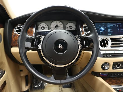 Used 2011 Rolls-Royce Ghost RWD image 24