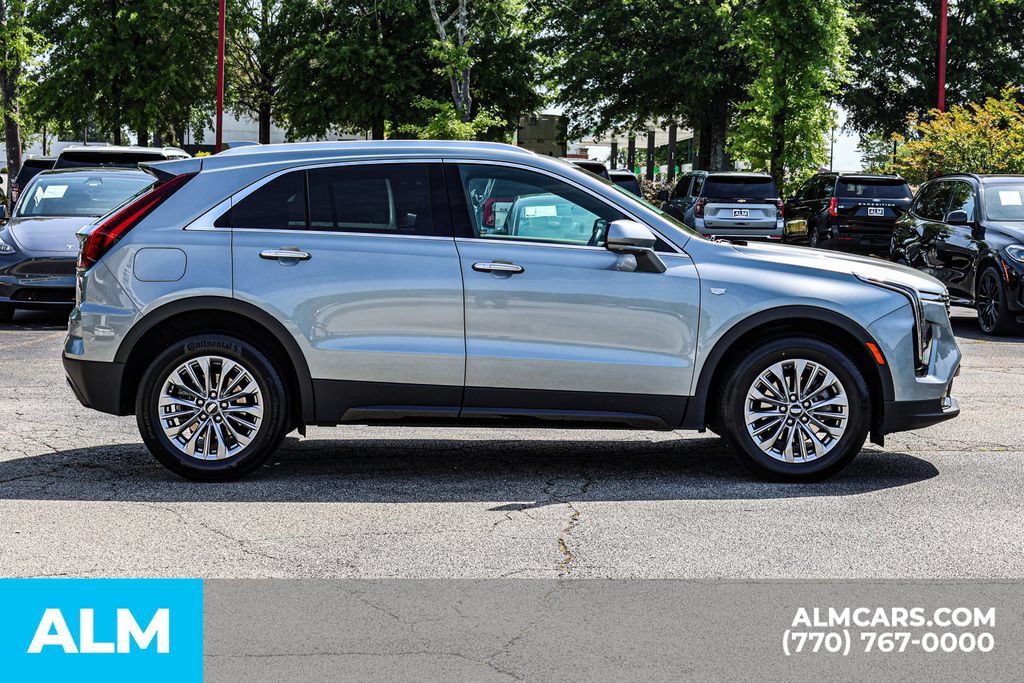 Used 2025 Cadillac XT4 Premium Luxury FWD image 9