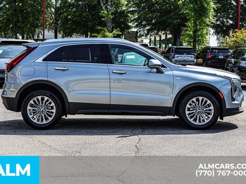 Used 2025 Cadillac XT4 Premium Luxury FWD image 9