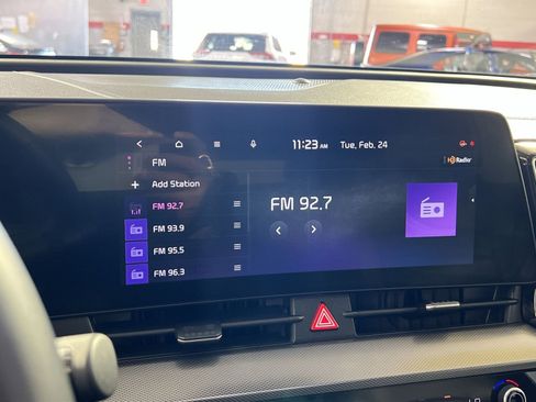 Used 2023 Kia Sportage SX image 18