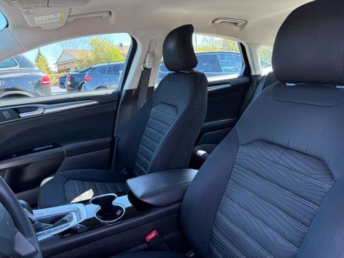 Used 2016 Ford Fusion SE w/ SE Cold Weather Package FWD image 10