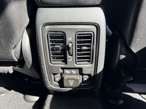 Used 2023 Dodge Durango GT image 35