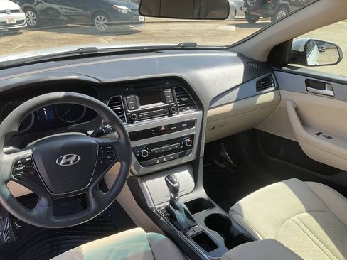 Used 2017 Hyundai Sonata SE FWD image 14