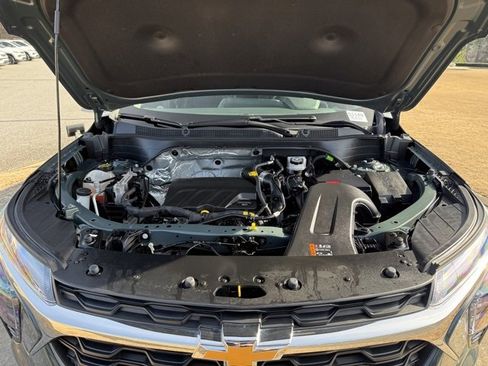 Used 2025 Chevrolet Trax LT image 33