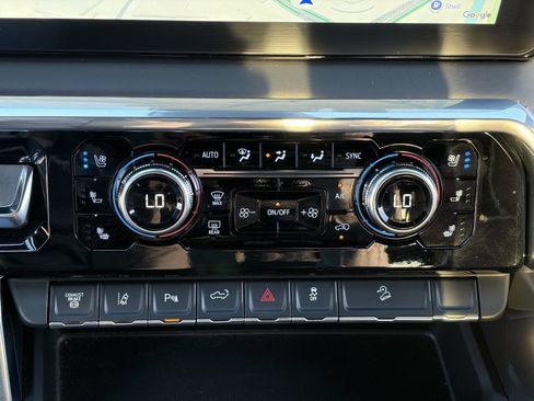 Used 2025 GMC Sierra 2500 Denali Ultimate AWD/4WD image 30