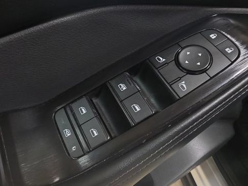 Used 2025 Nissan Rogue SV AWD/4WD image 14
