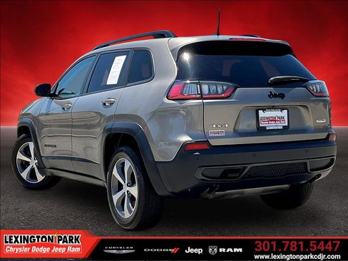 Used 2020 Jeep Cherokee Latitude w/ Quick Order Package 26F North AWD/4WD image 4