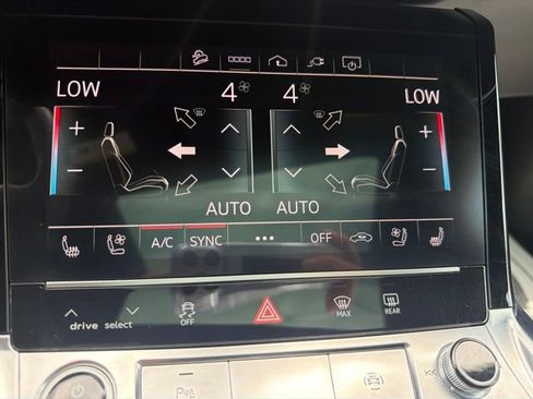 Used 2023 Audi e-tron Premium Plus AWD/4WD image 18