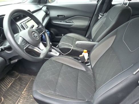 Used 2020 Nissan Kicks S FWD image 12