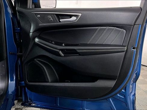Used 2020 Ford Edge ST image 23