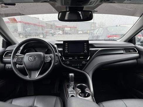 Used 2024 Toyota Camry SE w/ Convenience Package image 12