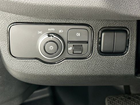 Used 2025 Mercedes-Benz Sprinter 2500 image 9