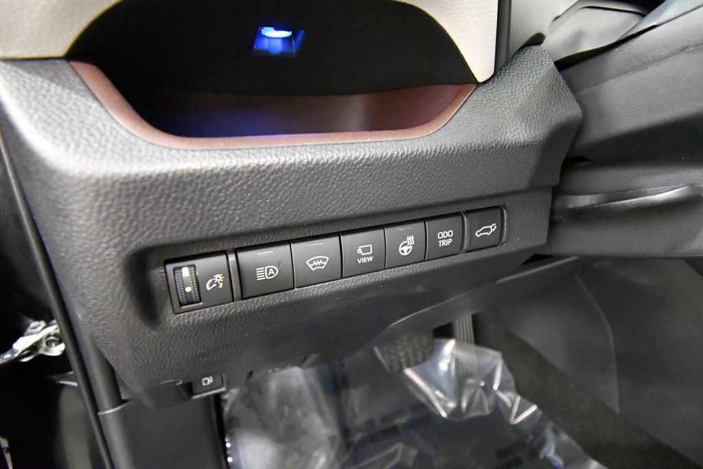 Used 2025 Toyota RAV4 Limited w/ Advanced Technology Package AWD/4WD image 21