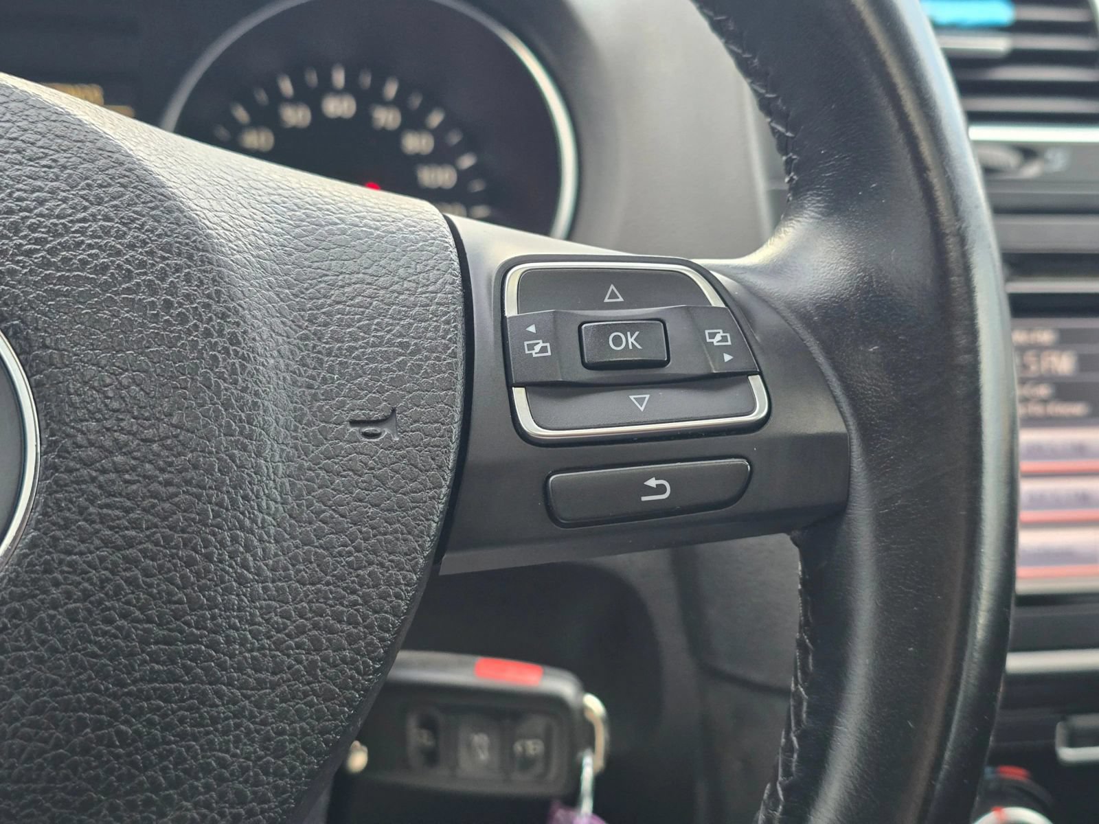 Used 2014 Volkswagen Golf 4-Door FWD image 27
