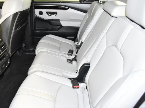 Used 2025 Honda Pilot Touring image 48