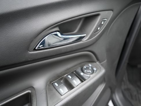 Used 2024 Chevrolet Equinox LT image 16