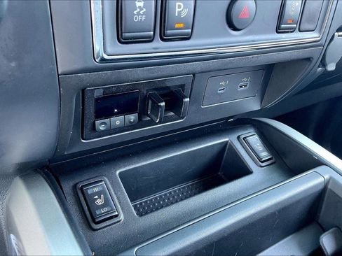 Certified 2024 Nissan Titan SV w/ SV Convenience Package RWD image 33