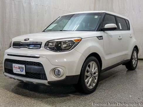 Used 2019 Kia Soul + image 1