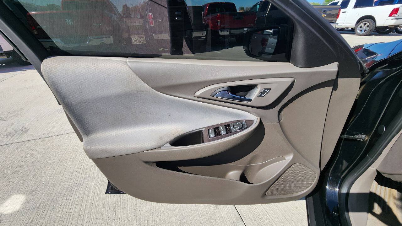 Used 2018 Chevrolet Malibu LS FWD image 11