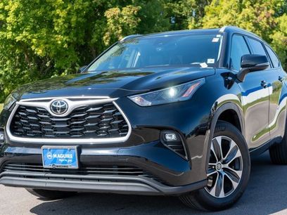 Used 2022 Toyota Highlander XLE