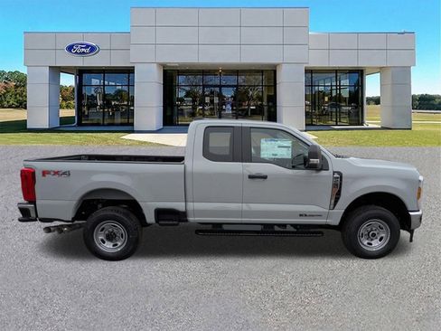 New 2026 Ford F250 XL AWD/4WD image 3