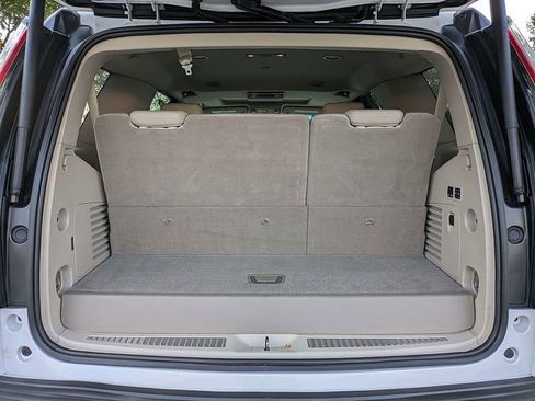 Used 2020 Cadillac Escalade Premium Luxury w/ LPO, Radiant Package AWD/4WD image 12