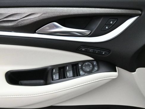 Used 2023 Buick Enclave Avenir w/ Avenir Technology Package AWD/4WD image 11