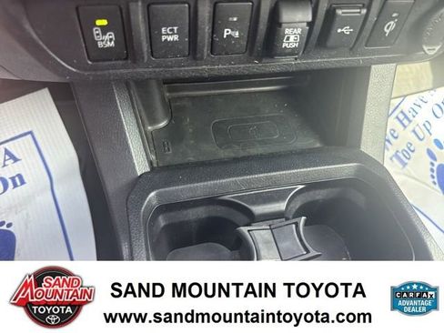 Used 2022 Toyota Tacoma TRD Off-Road w/ Technology Package image 21