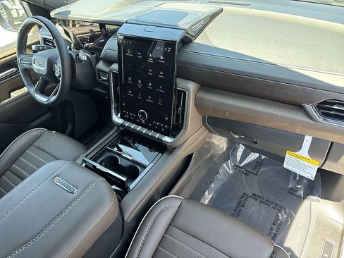 New 2026 GMC Yukon XL Denali Ultimate AWD/4WD image 31