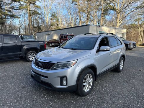 Used 2015 Kia Sorento LX image 9